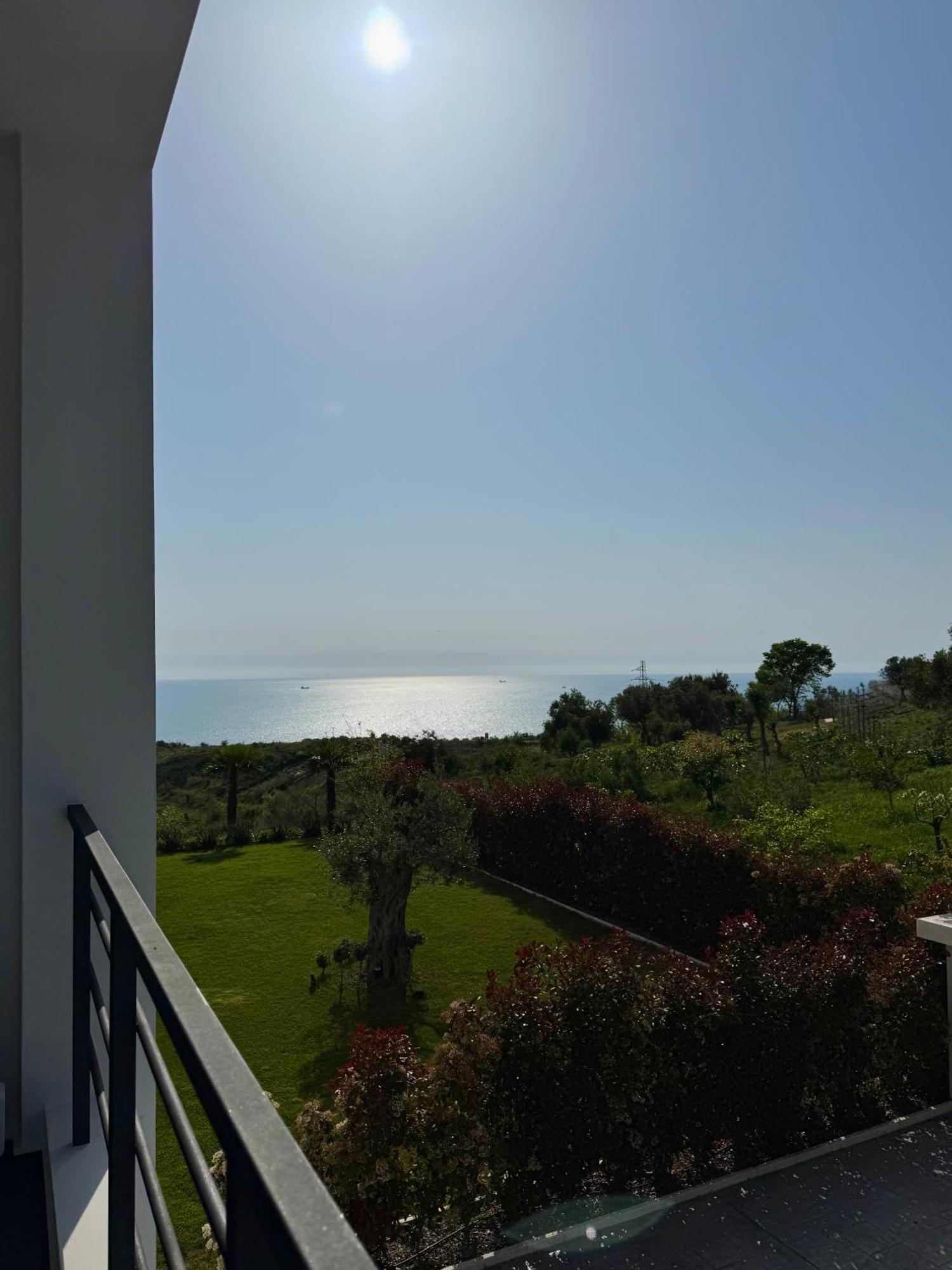 Villa Esmi Durres Kryemedhej Экстерьер фото